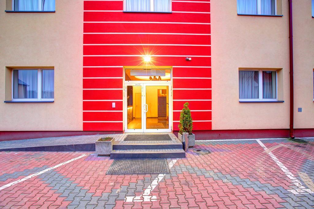 Hostel Evotel Zielonka  Extérieur photo