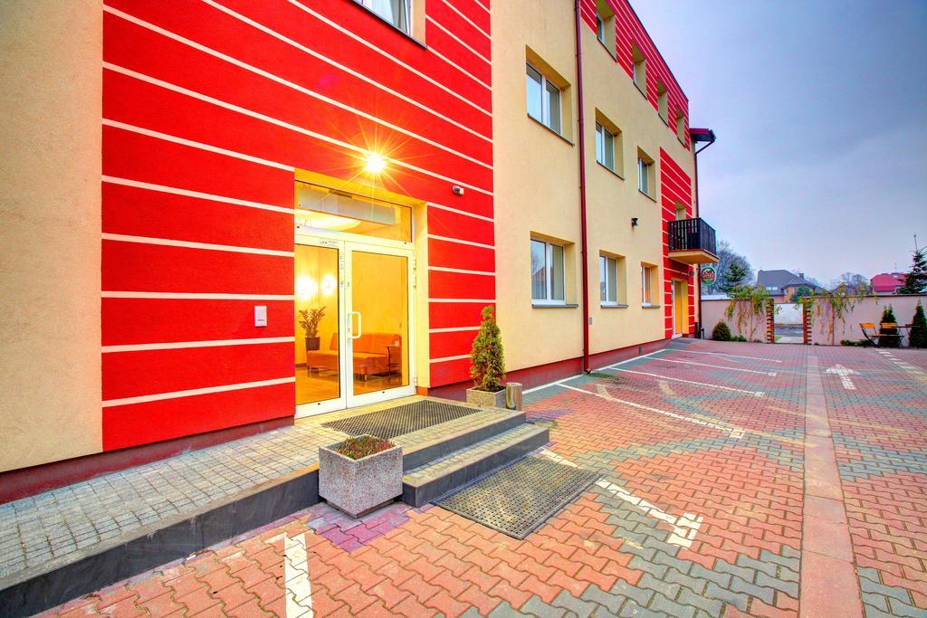 Hostel Evotel Zielonka  Extérieur photo