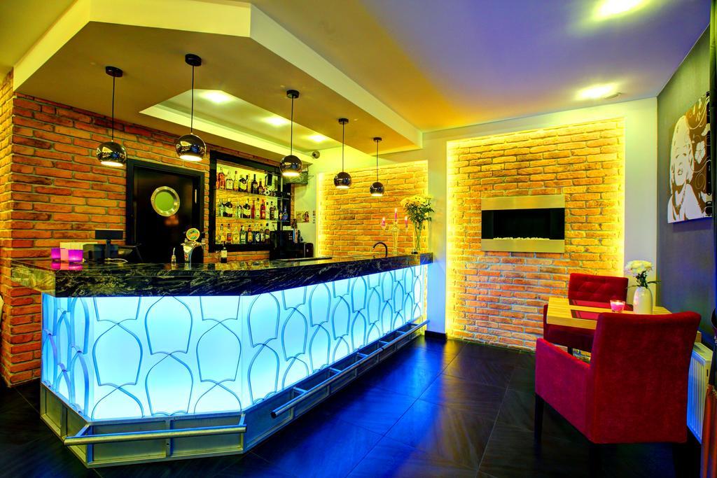 Hostel Evotel Zielonka  Extérieur photo