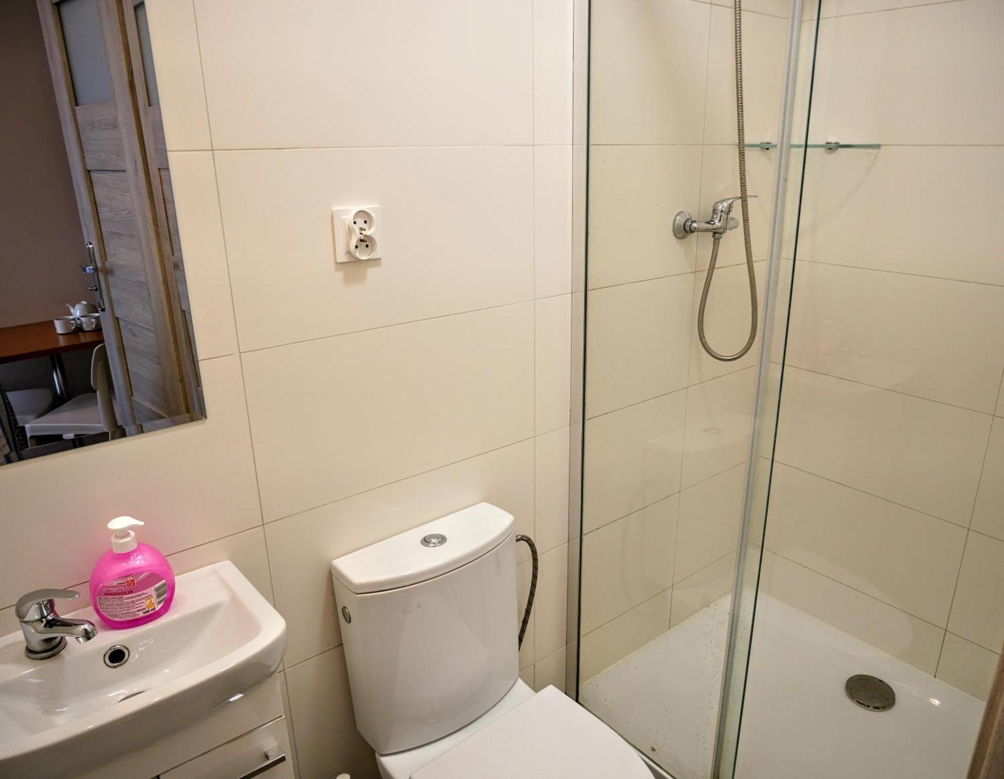 Hostel Evotel Zielonka  Extérieur photo