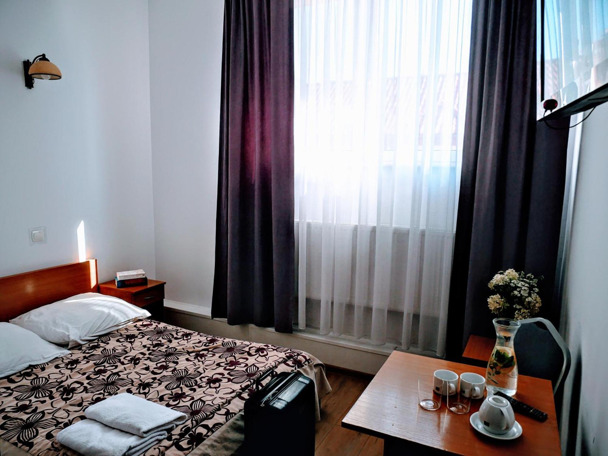 Hostel Evotel Zielonka  Extérieur photo