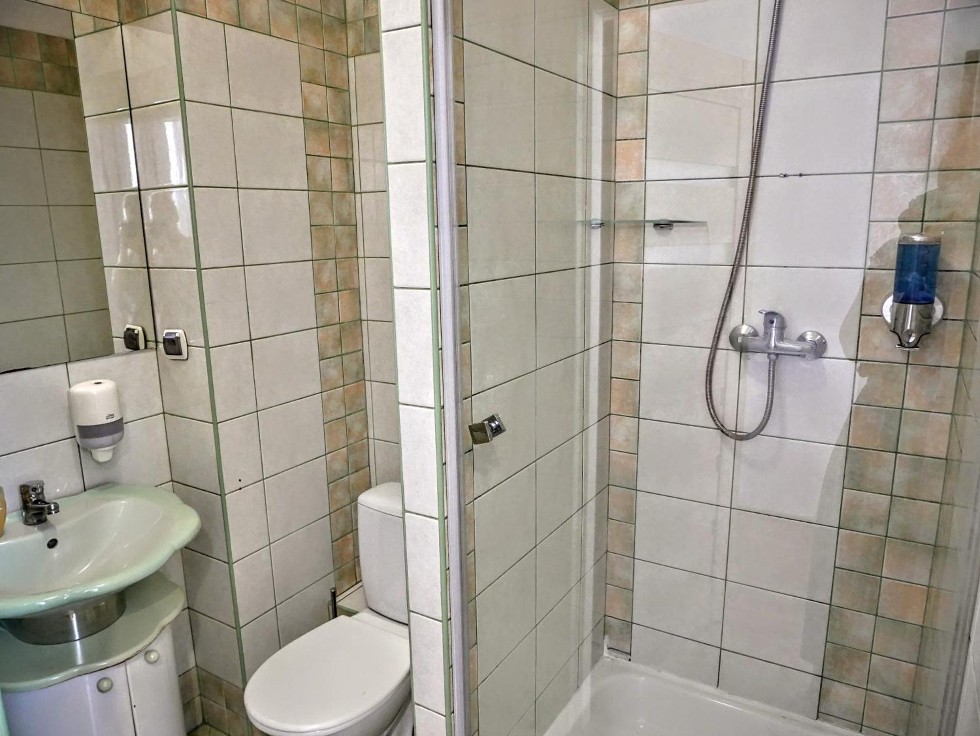 Hostel Evotel Zielonka  Extérieur photo