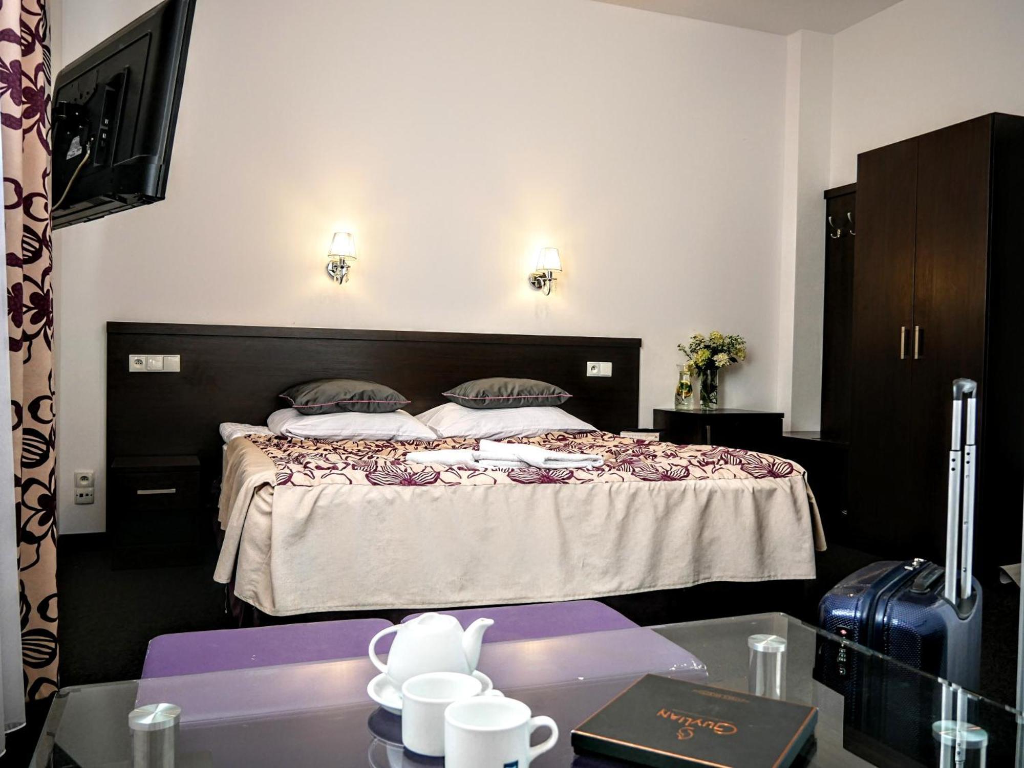 Hostel Evotel Zielonka  Extérieur photo